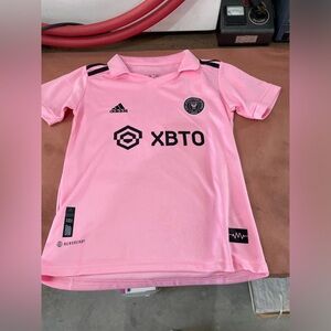 Pink kids Messi jersey